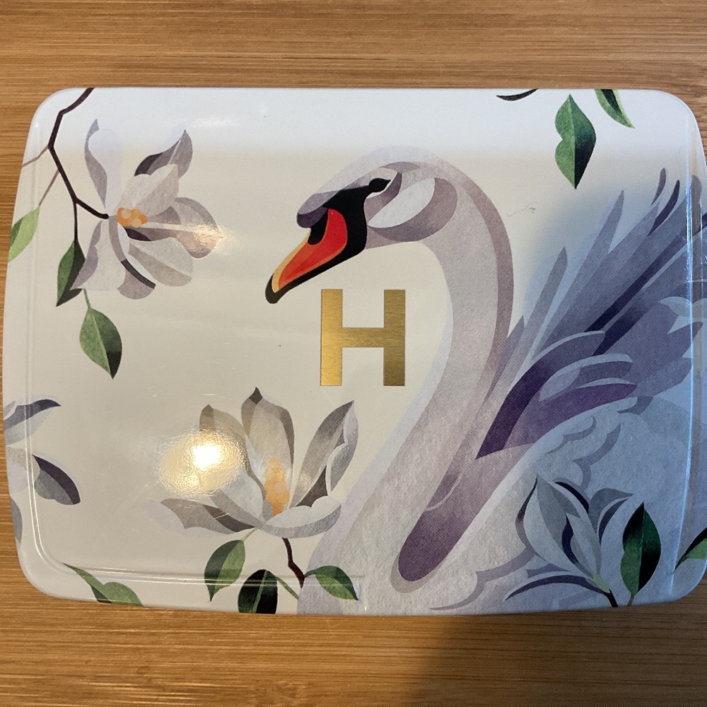 Hourglass Swan Palette 2025